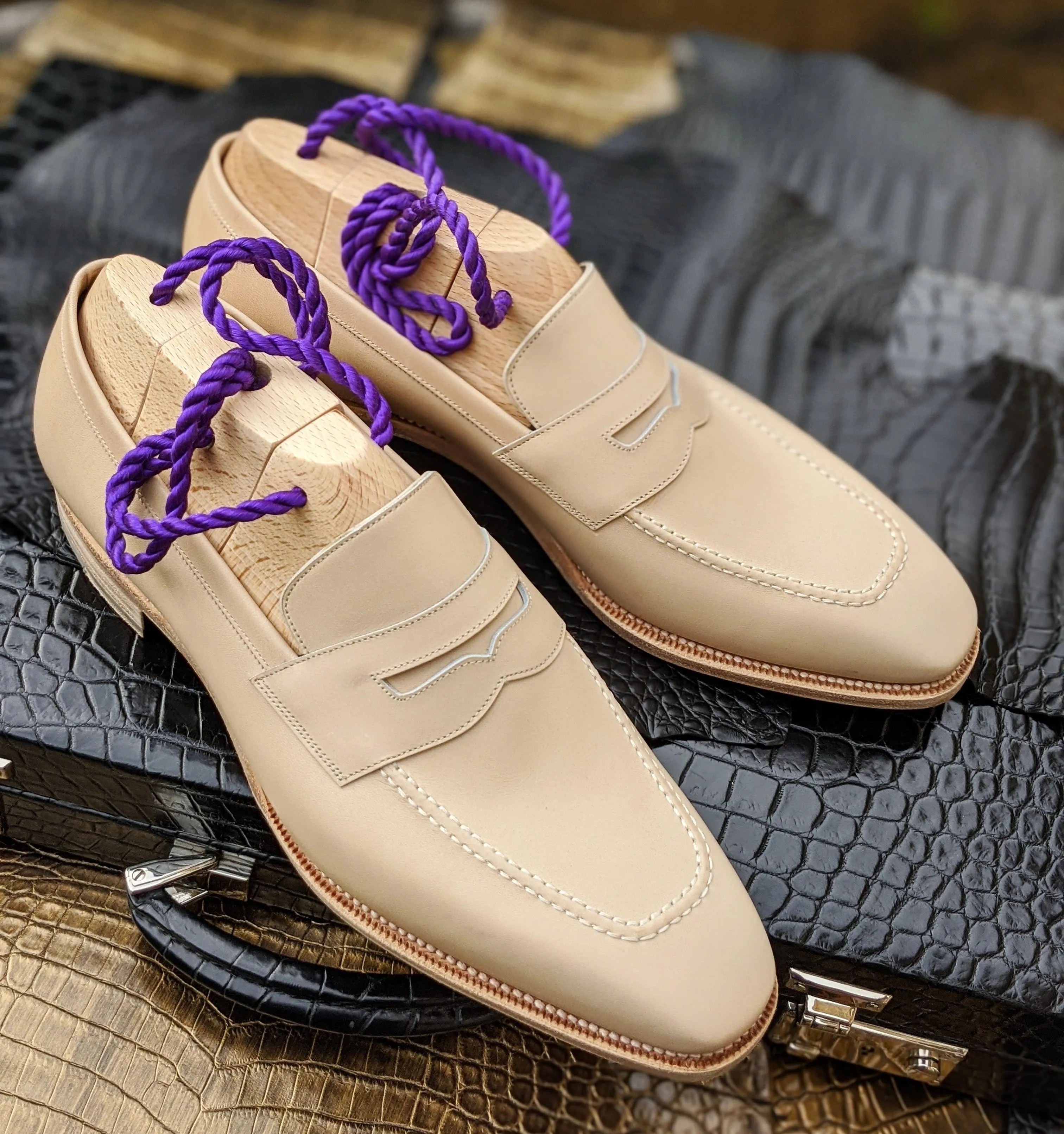 Ascot Wholecut Loafer - Cream Crust