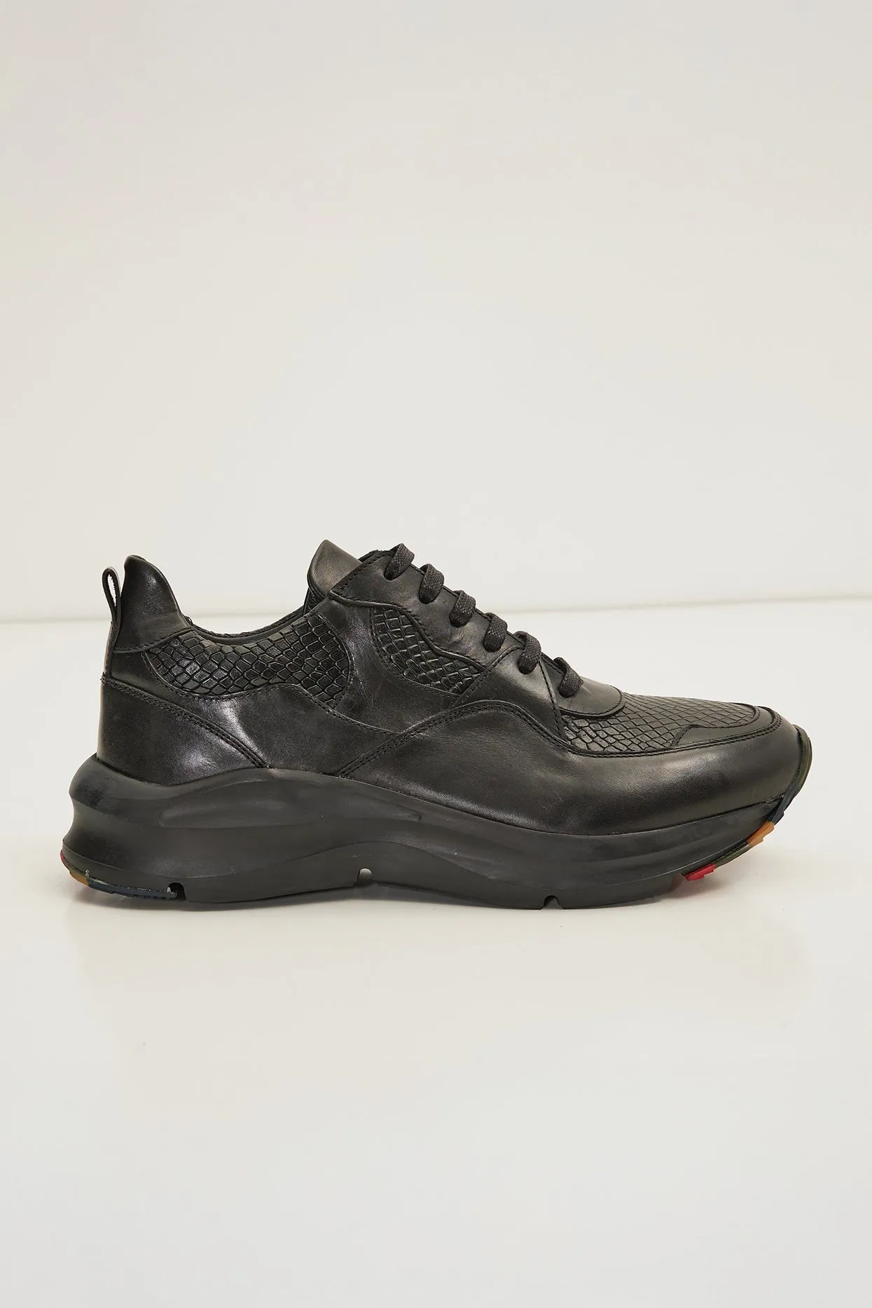 Exaggerated Sole Sneaker - Black