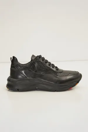 Exaggerated Sole Sneaker - Black