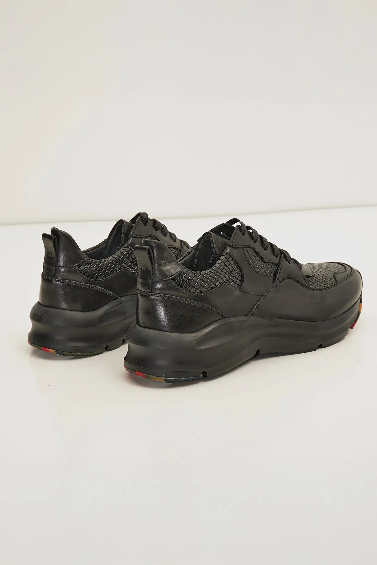 Exaggerated Sole Sneaker - Black