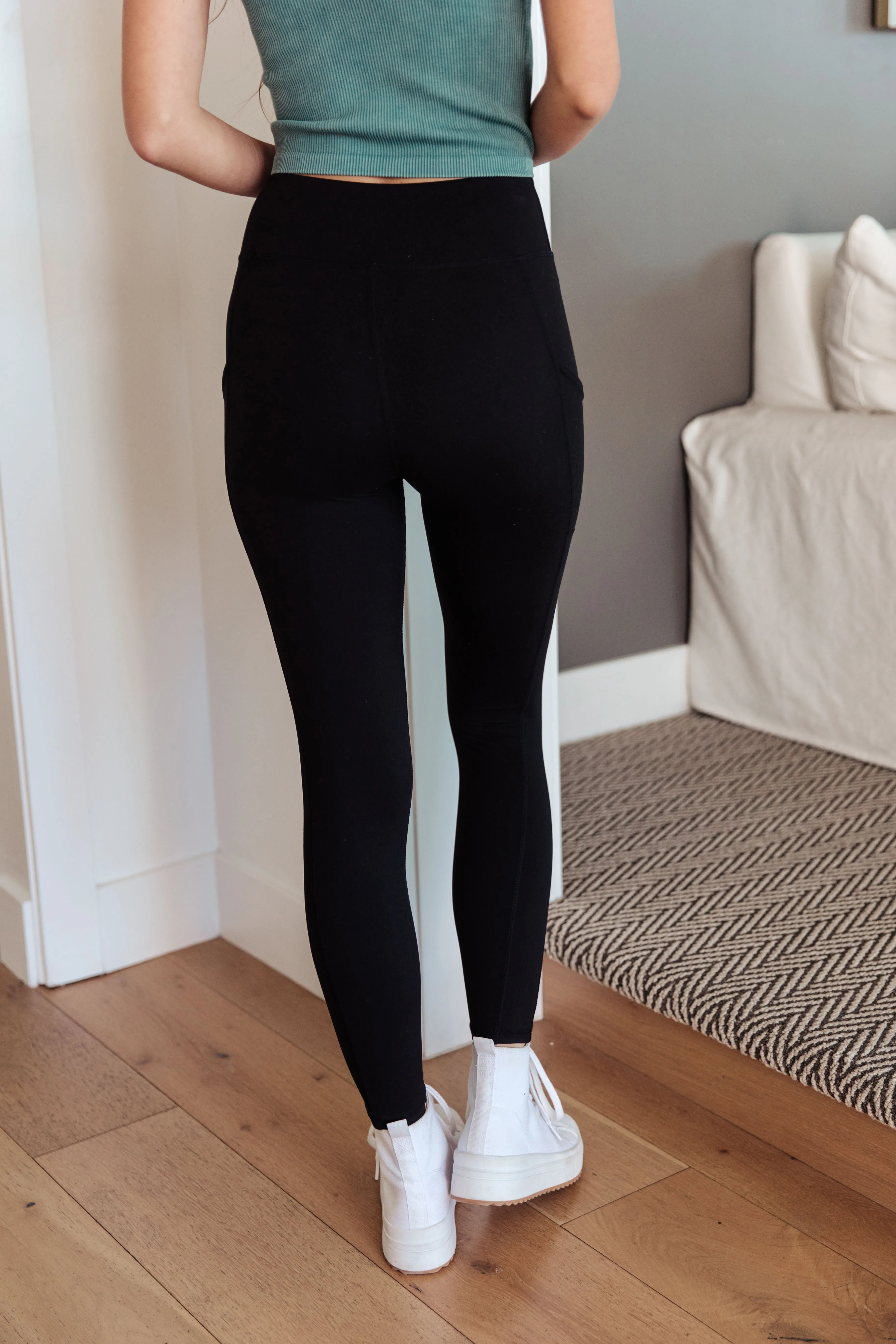 RESTOCKED | Essential Pocket Leggings in Black