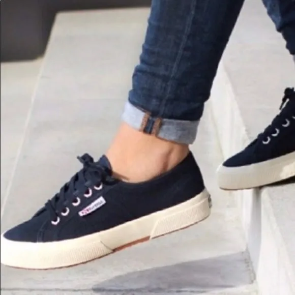 Superga 2750 Cotu Classic Unisex Lace Up Fashion Shoe Sneaker White Navy Canvas (41.5 (US Men's 8.5, US Women's 10) Medium, NAVY)